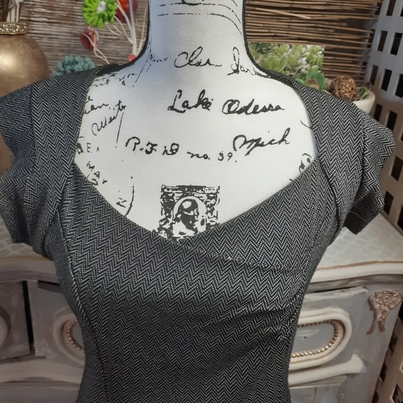 Tweed-like Autumn Dress - Picture 2 of 6